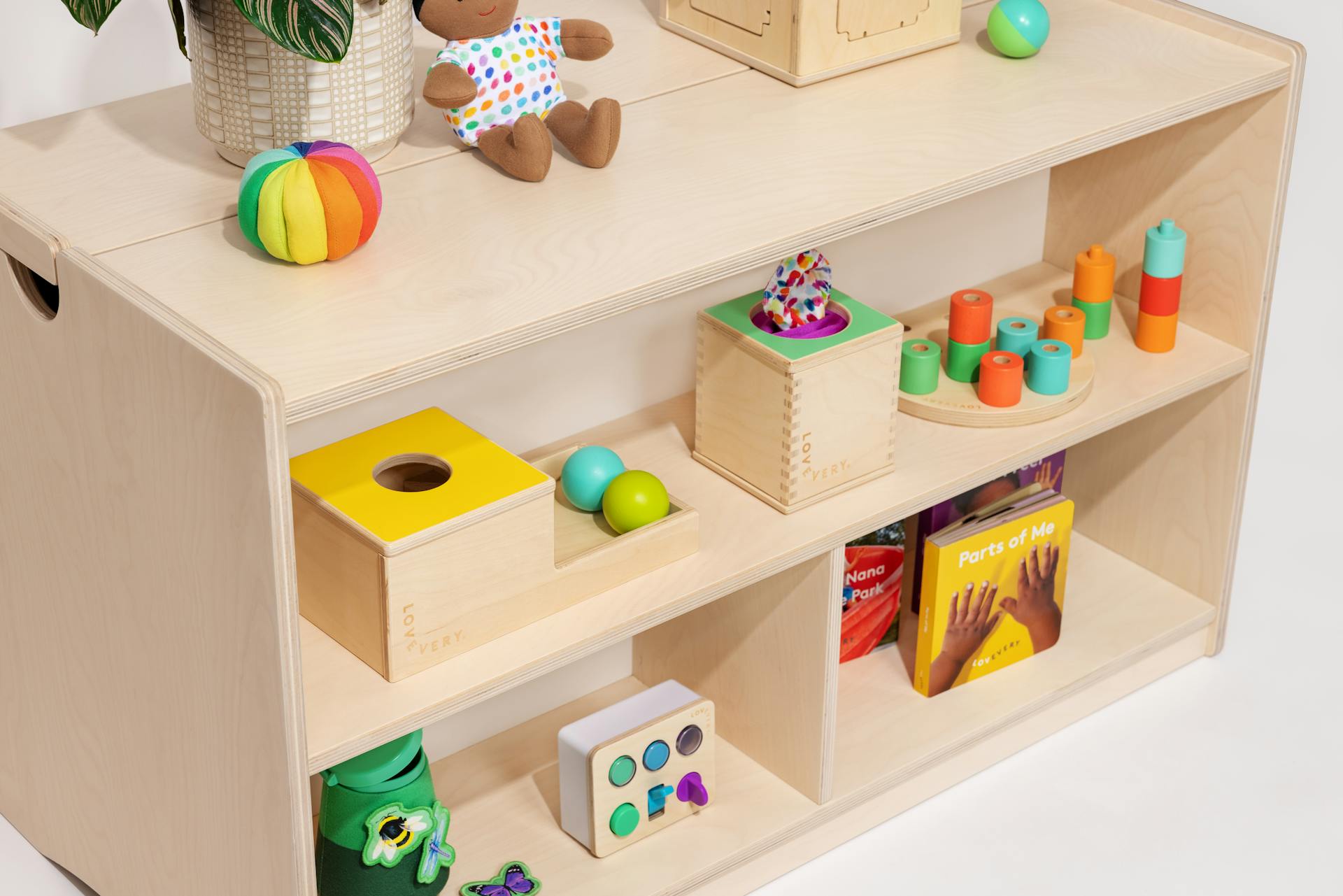 The Montessori Playshelf by Lovevery